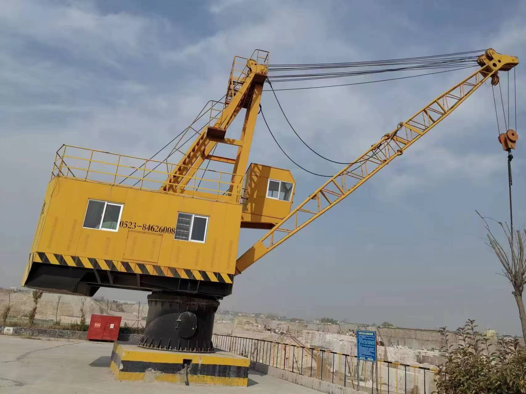 固定式码头吊机2